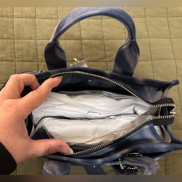 Authentic Coach Tie Dye Midnight Navy Denim Cargo Tote 26 NWT - Picture 7 of 8